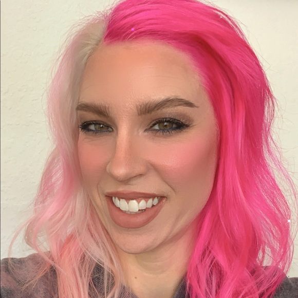 Meet your Posher, Beth - Picture 3 of 3